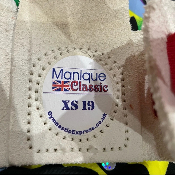 Girls Gymnastics Grips and Grip Bag - Picture 2 of 7